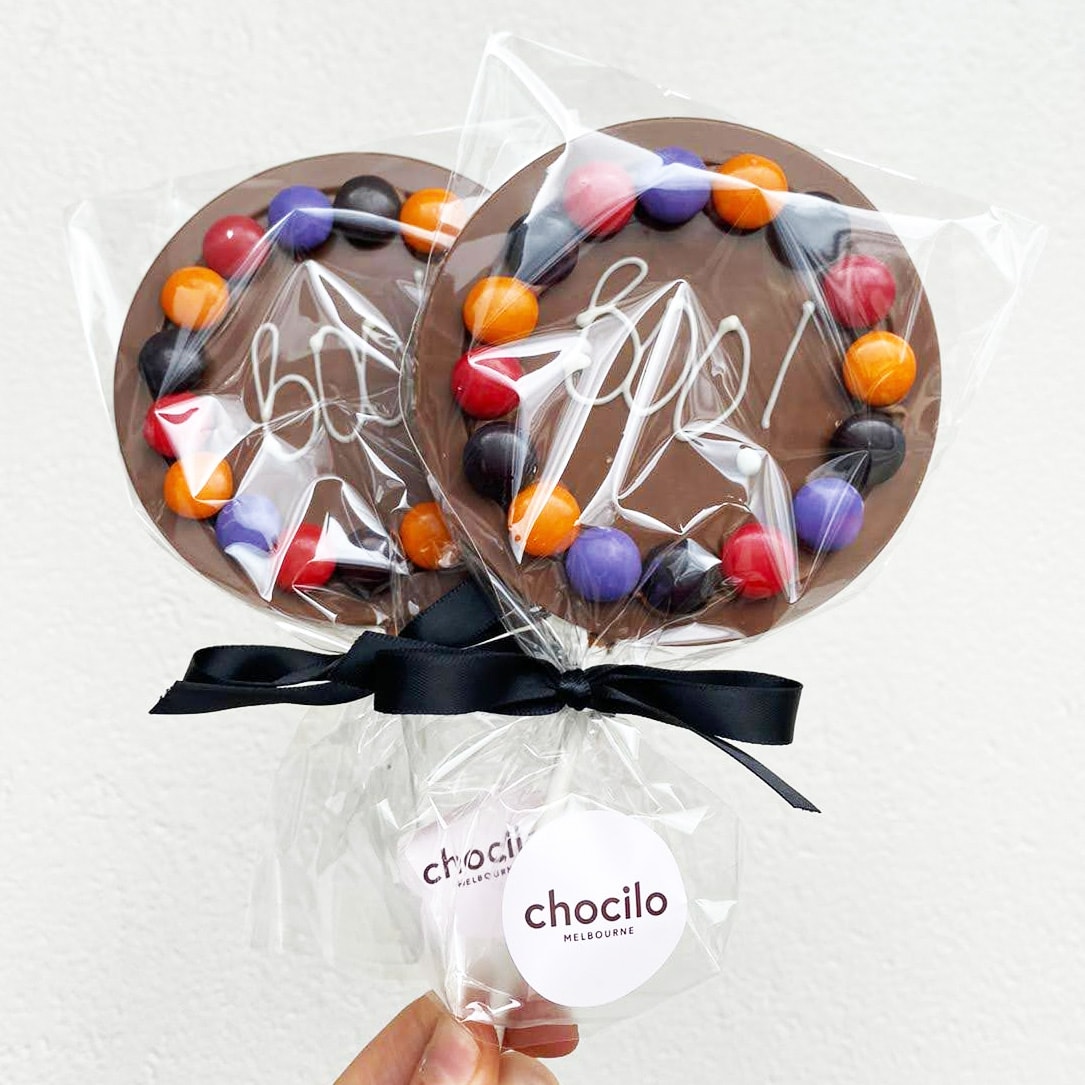"Boo!" Lollipop in Milk Chocolate with Smarties - 75g