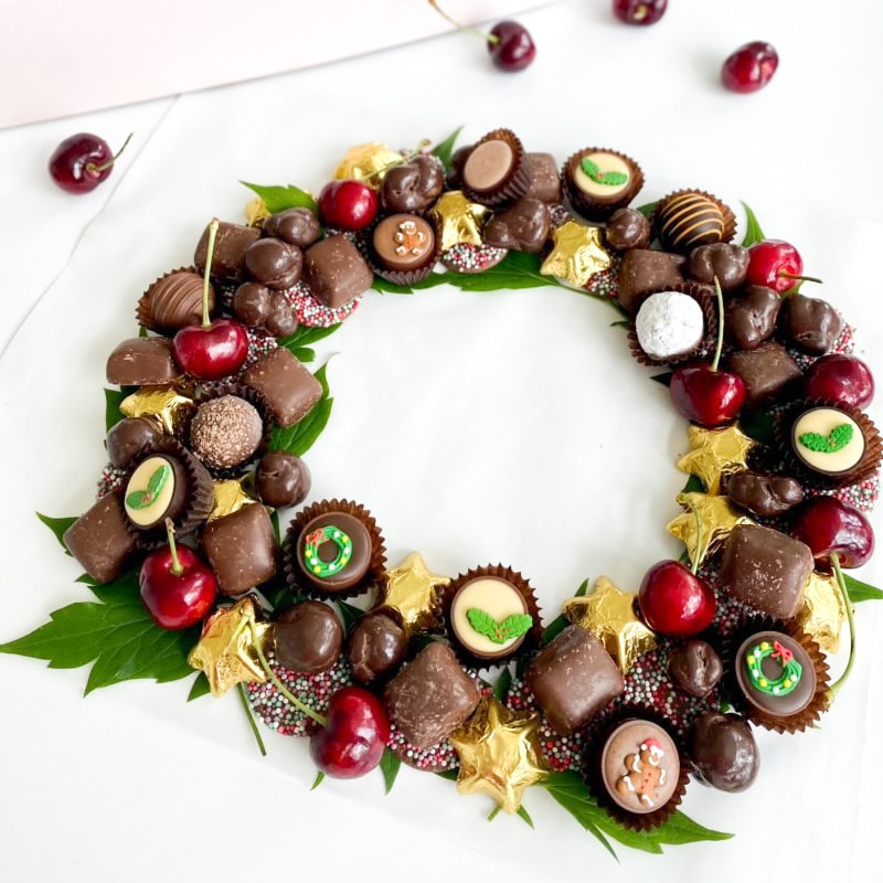 How to make a Christmas Chocolate Wreath