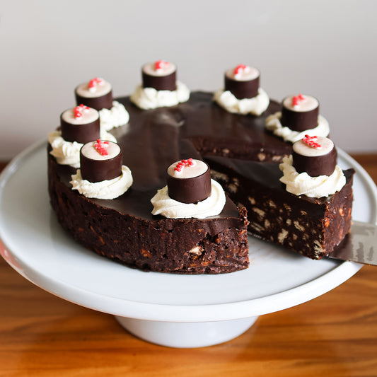 Decadent No-Bake Christmas Chocolate Cake Recipe