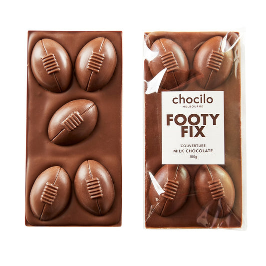 Chocilo Melbourne Footy Fix couverture milk chocolate block with solid milk chocolate footballs