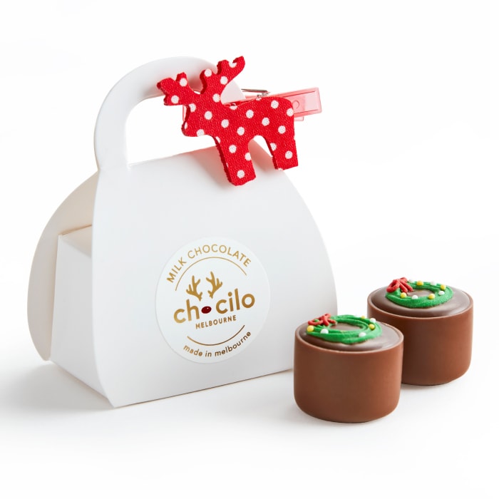 Chocilo Melbourne 2 Pack Christmas Milk Chocolate Caramels with sugar wreath in a cardboard handbag