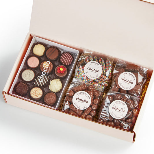 Chocilo Melbourne Milk and Dark Chocolate Gift Hamper 'All the Favourites'. Premium chocolates made in Melbourne. Blush pink gift box.